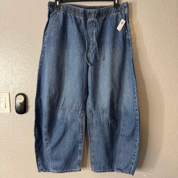 Old Navy High Waisted Pull On Barrel Jeans, Medium Wash, L, 789110 - Picture 1 of 6